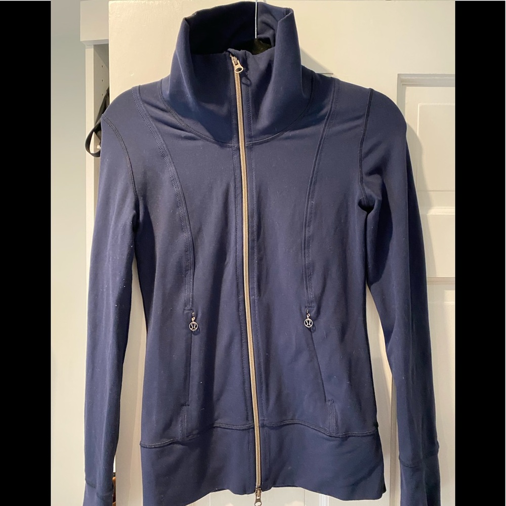 Lululemon Lead the Pack Hoodie, size 6